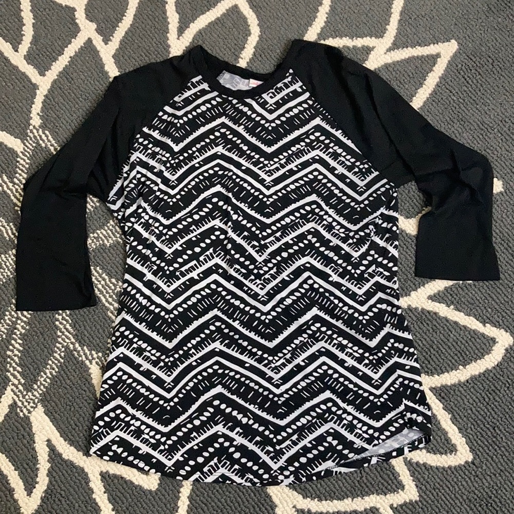 Lularoe 3/4 Sleeve Black and White Top Size L